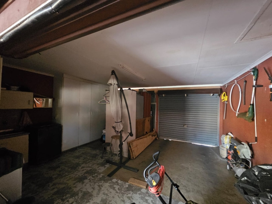 3 Bedroom Property for Sale in Safari Gardens North West
